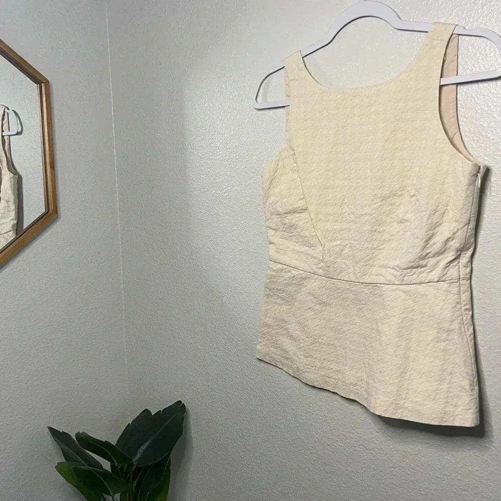 Banana Republic Women’s Size 2 Sleeveless Top | Neutral Structured Tank - Picture 5 of 5